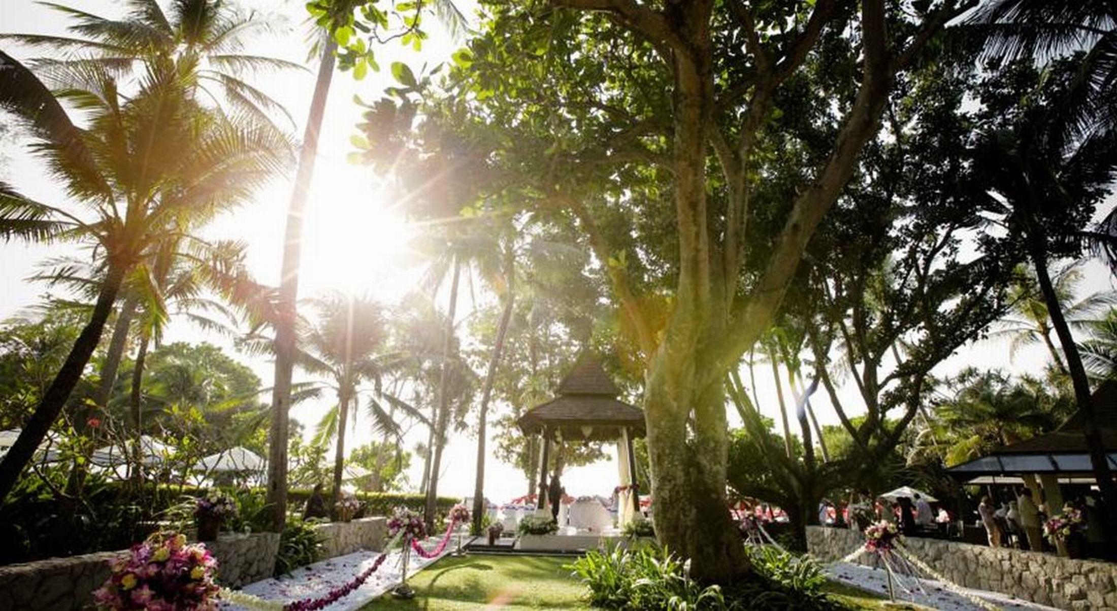 Impiana Beachfront Resort Patong, Phuket Exterior photo